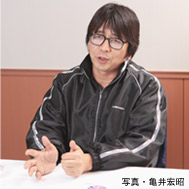 森達也